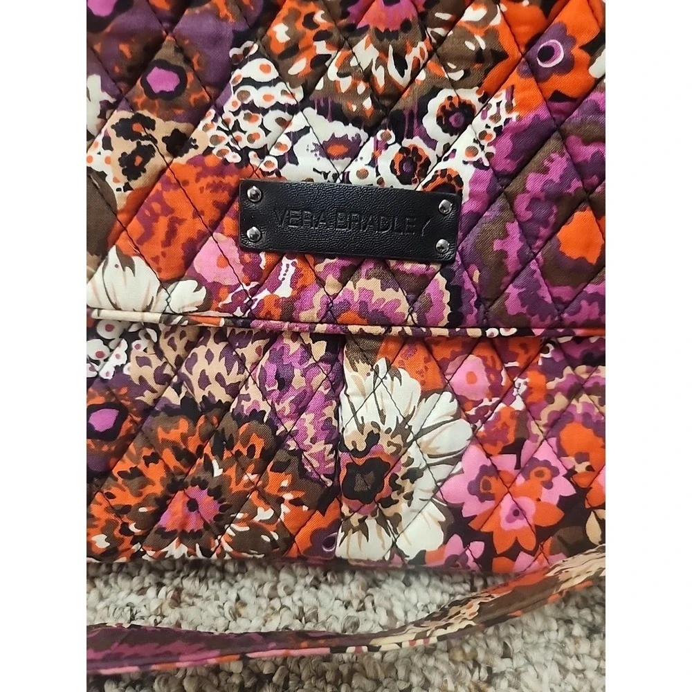 VERA BRADLEY Cross Body Purse -  Zippered Bright Floral Multi-Pocket Bag